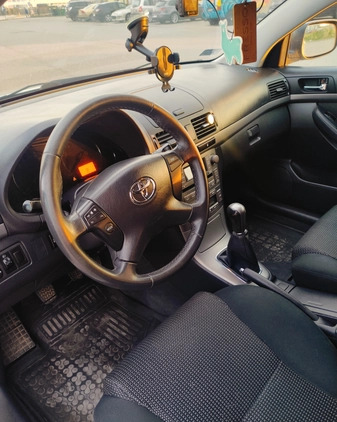 Toyota Avensis cena 19900 przebieg: 319000, rok produkcji 2006 z Ełk małe 191